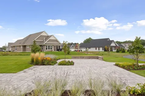 48 Spring Farm Road North Oaks MN 55127