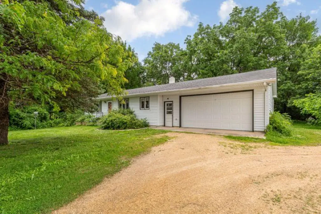 52621 Valley View Circle Mankato MN 56003