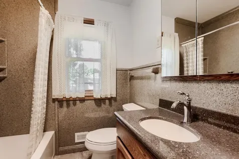 927 Birch Street S Cambridge MN 55008