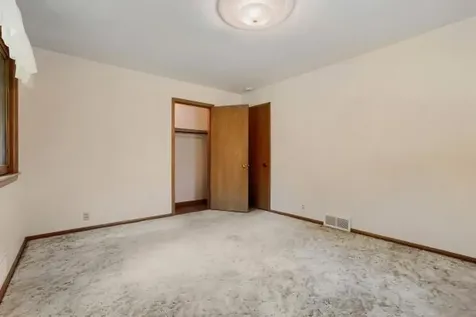 927 Birch Street S Cambridge MN 55008