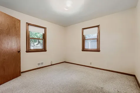 927 Birch Street S Cambridge MN 55008