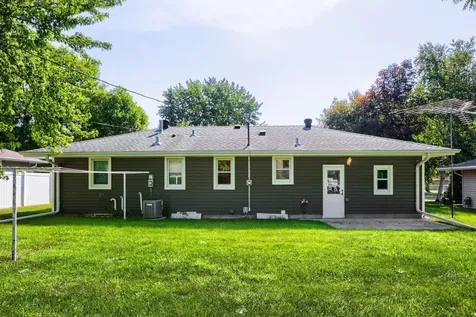 927 Birch Street S Cambridge MN 55008