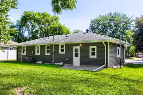 927 Birch Street S Cambridge MN 55008