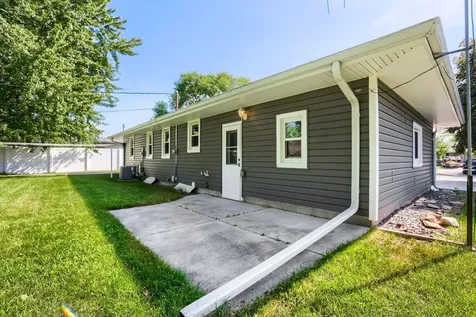 927 Birch Street S Cambridge MN 55008