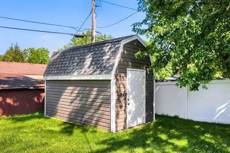 927 Birch Street S Cambridge MN 55008