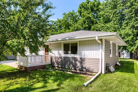 927 Birch Street S Cambridge MN 55008