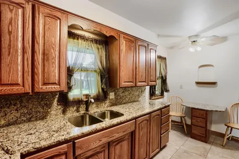 927 Birch Street S Cambridge MN 55008