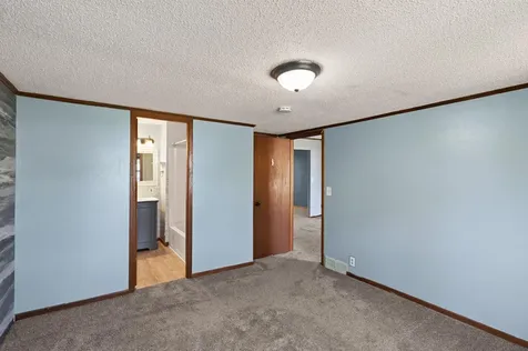 220 N Chestnut Street Belle Plaine MN 56011
