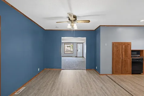 220 N Chestnut Street Belle Plaine MN 56011