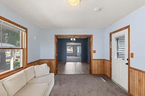 220 N Chestnut Street Belle Plaine MN 56011