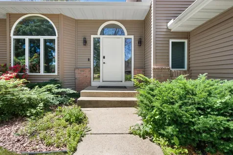 8901 Dunbar Knoll N Brooklyn Park MN 55443
