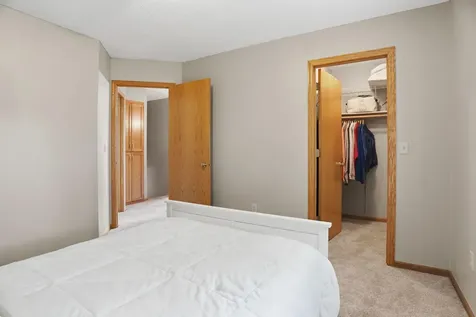 8901 Dunbar Knoll N Brooklyn Park MN 55443