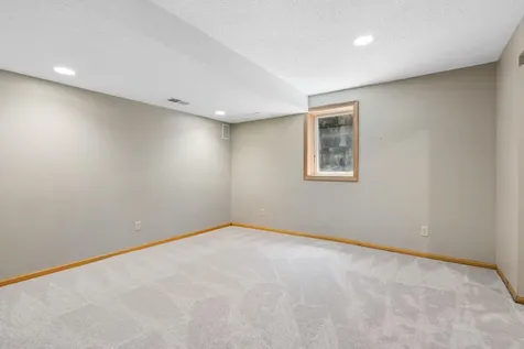 8901 Dunbar Knoll N Brooklyn Park MN 55443