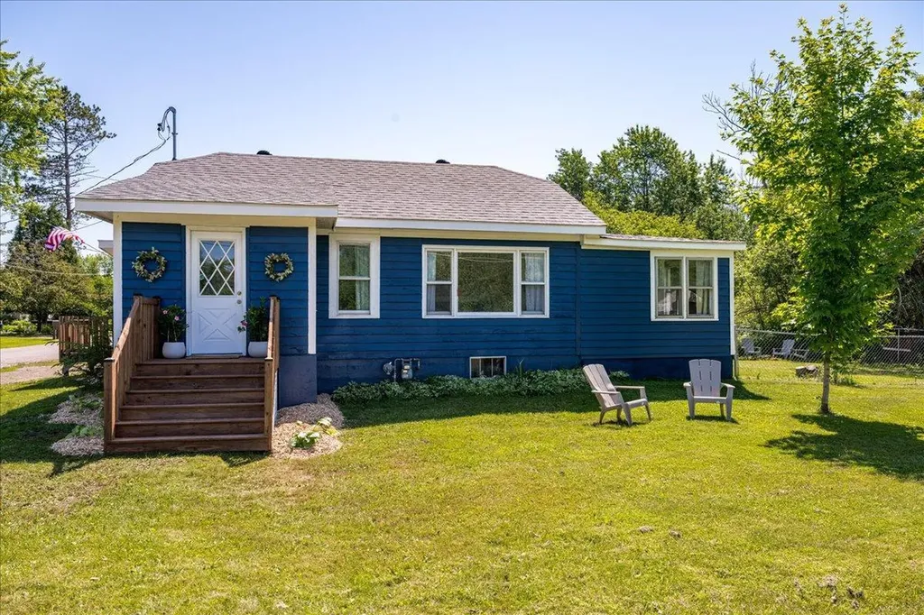 202 Ashland Avenue Carlton MN 55718