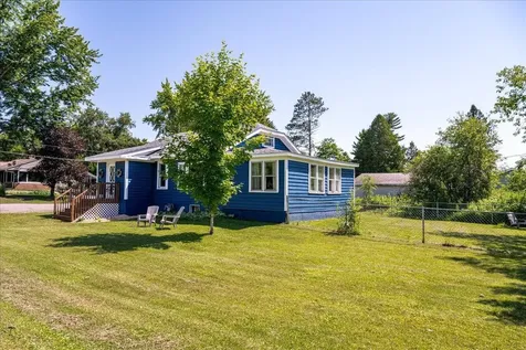 202 Ashland Avenue Carlton MN 55718