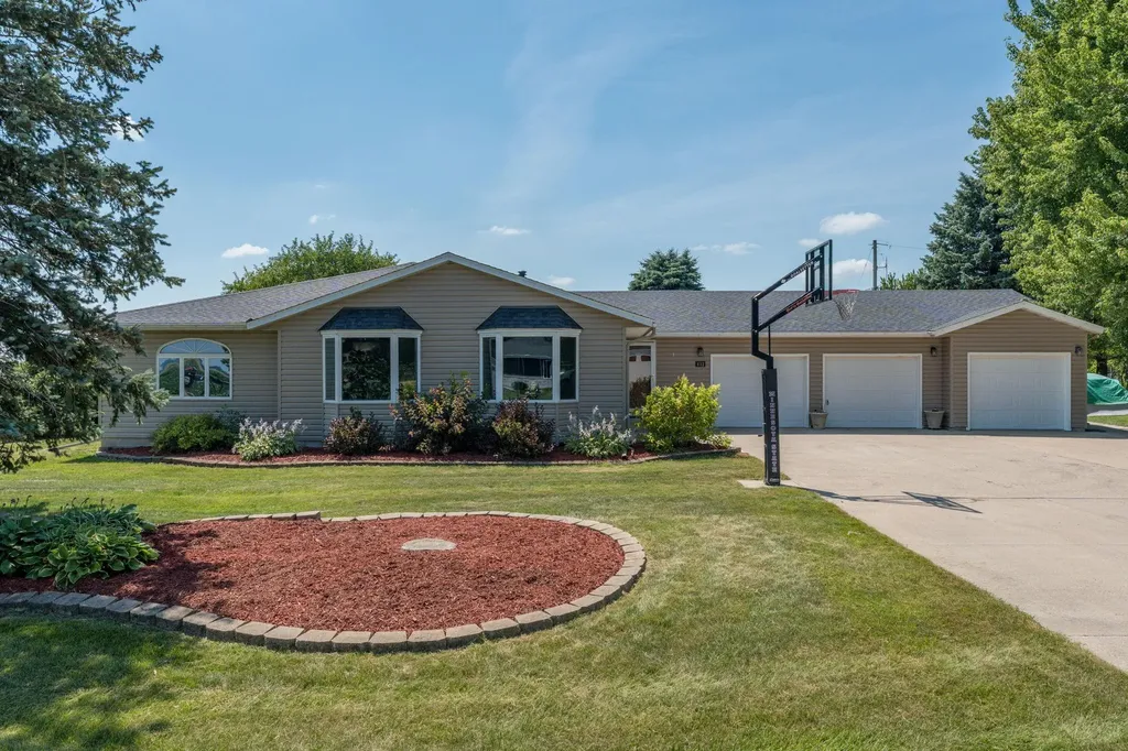 432 3rd Avenue Pemberton MN 56078