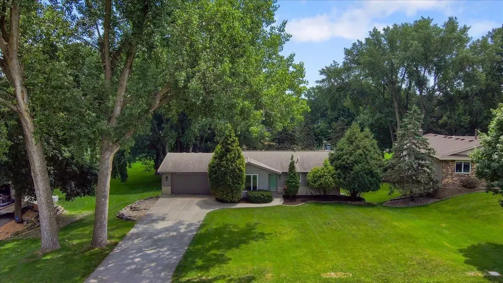 12738 Gordon Drive Eden Prairie MN 55346