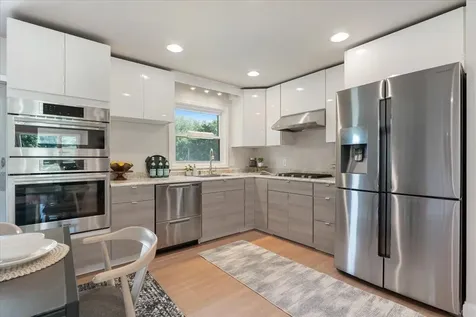 12738 Gordon Drive Eden Prairie MN 55346