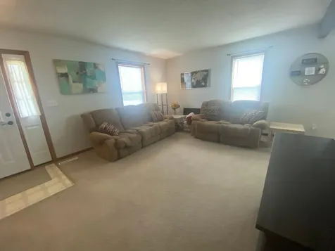 805 3rd Avenue NE Plainview MN 55964