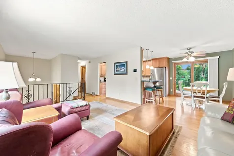 8033 Dakota Lane Chanhassen MN 55317