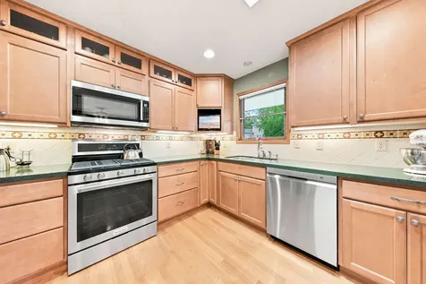8033 Dakota Lane Chanhassen MN 55317