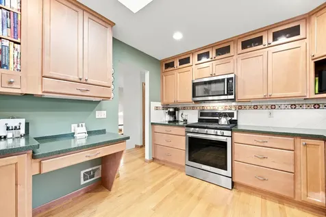 8033 Dakota Lane Chanhassen MN 55317