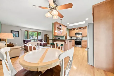 8033 Dakota Lane Chanhassen MN 55317