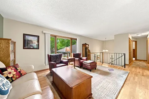 8033 Dakota Lane Chanhassen MN 55317