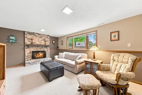 8033 Dakota Lane Chanhassen MN 55317