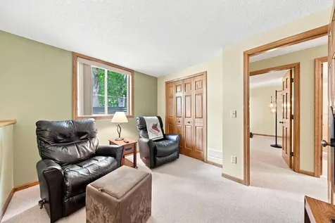 8033 Dakota Lane Chanhassen MN 55317