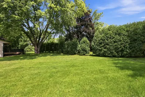 8033 Dakota Lane Chanhassen MN 55317