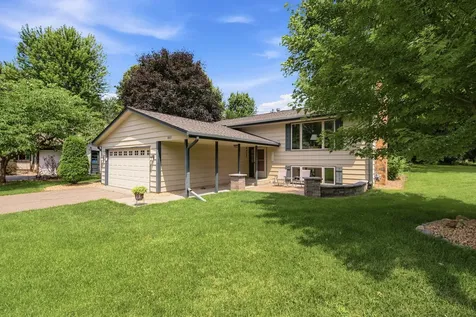 8033 Dakota Lane Chanhassen MN 55317