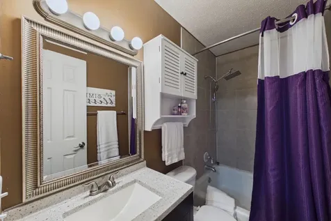 1467 Goodwin Avenue N Oakdale MN 55128