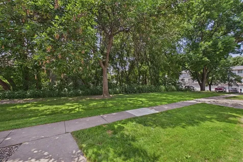 1467 Goodwin Avenue N Oakdale MN 55128