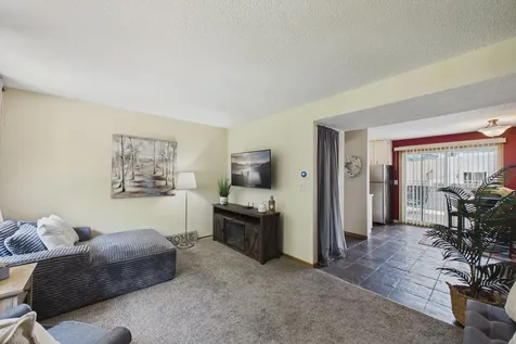 1467 Goodwin Avenue N Oakdale MN 55128