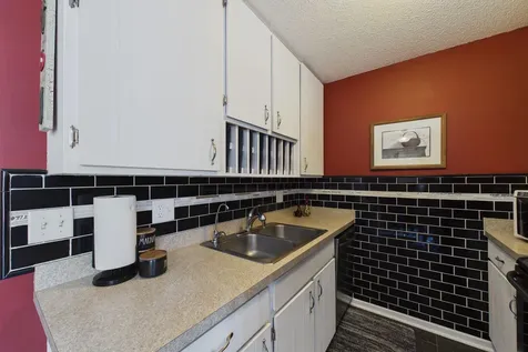 1467 Goodwin Avenue N Oakdale MN 55128