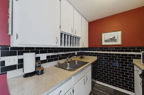 1467 Goodwin Avenue N Oakdale MN 55128