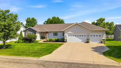2450 Mossy Creek Drive NE Owatonna MN 55060