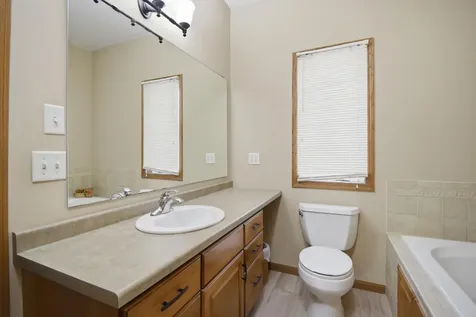2450 Mossy Creek Drive NE Owatonna MN 55060