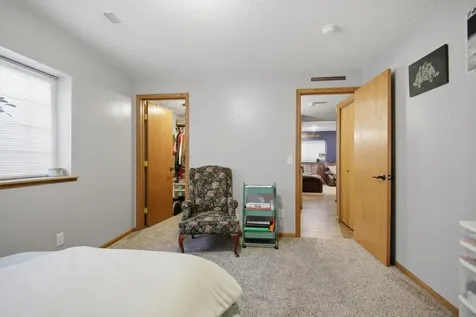2450 Mossy Creek Drive NE Owatonna MN 55060