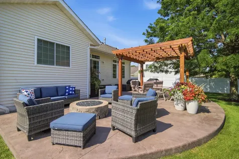 2450 Mossy Creek Drive NE Owatonna MN 55060