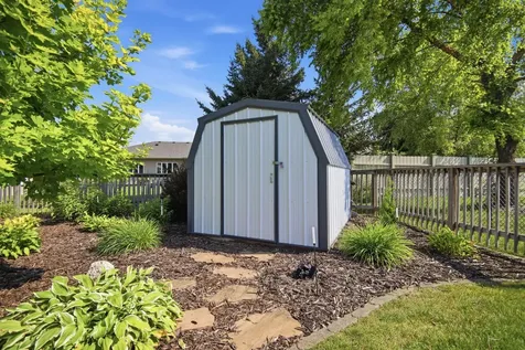 2450 Mossy Creek Drive NE Owatonna MN 55060