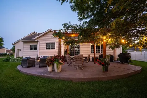2450 Mossy Creek Drive NE Owatonna MN 55060