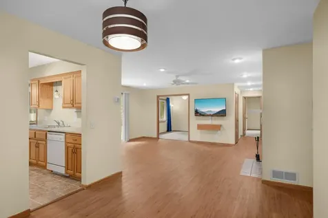 4361 Buckingham Court Vadnais Heights MN 55127