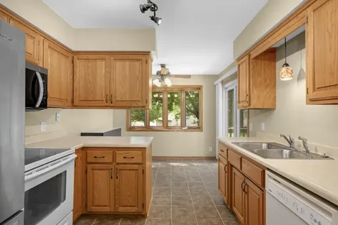 4361 Buckingham Court Vadnais Heights MN 55127