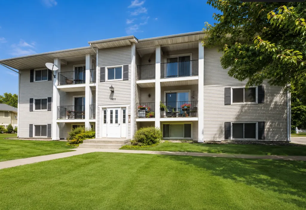 1811 Greenfield Lane SW Rochester MN 55902