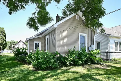 617 W Howard Street Winona MN 55987