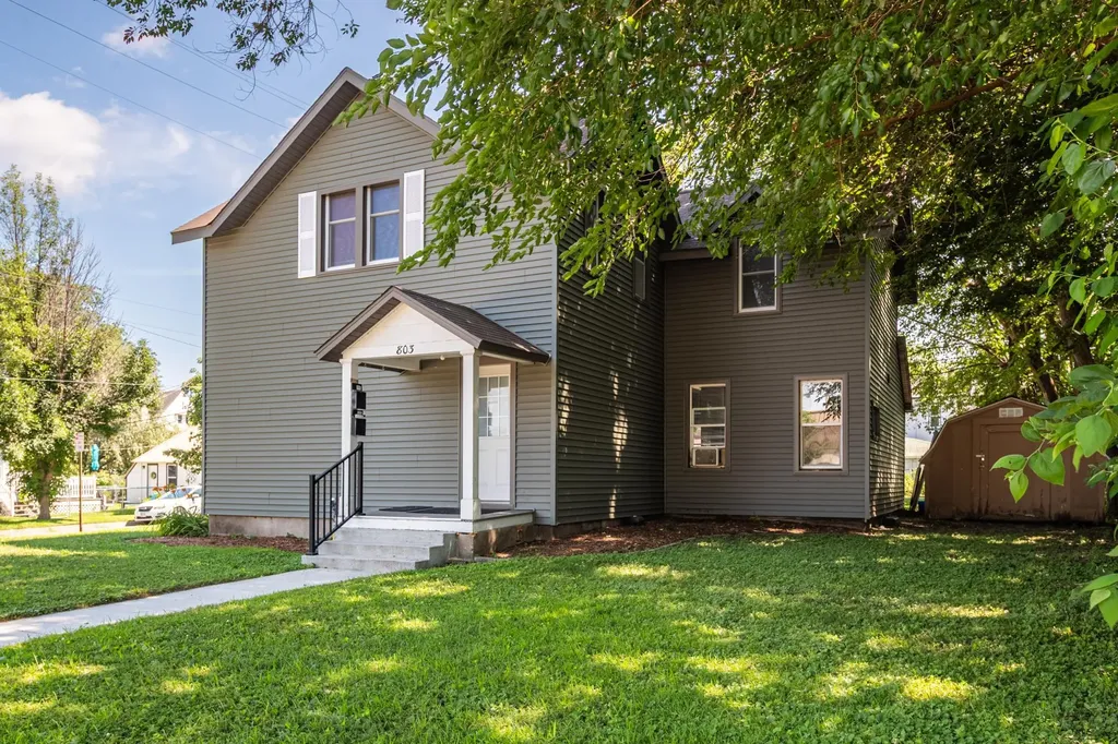 803 W 5th Street Winona MN 55987