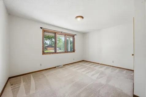 3385 119p Avenue SE Valley City ND 58072