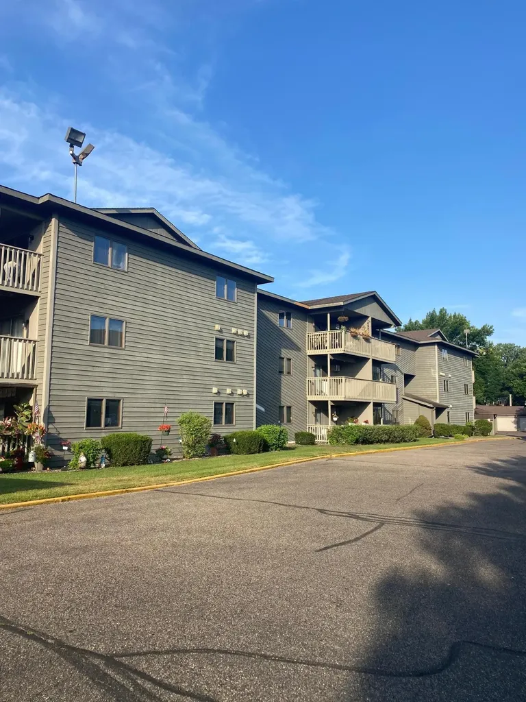 930 Lyn Way Hastings MN 55033